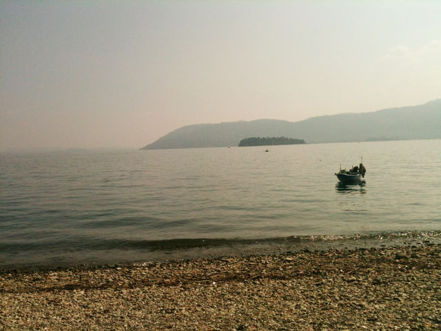 Lago Maggiore 호수에서 수영하고 가세요 단,
