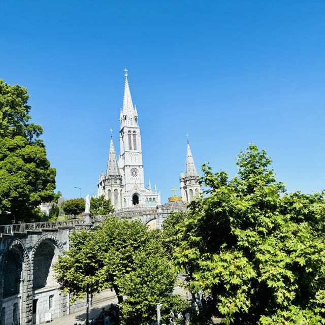 A solemn holiday in Lourdes