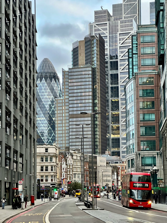 Route 11 – Fulham Broadway to Liverpool Street: Classic London Unfolded