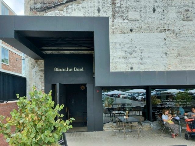 คาเฟ่และ Coffee Roaster ชื่อดังของเมือง Maastricht