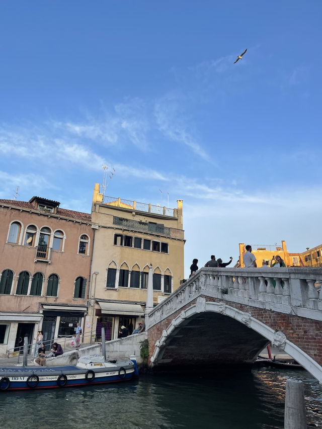 🌊 Venice – The Floating City of Dreams 🛶✨