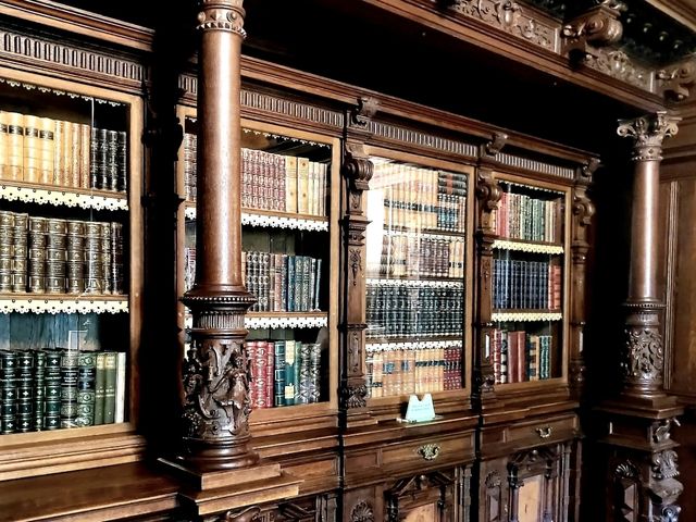 Peles Castle: Romania's Neo-Renaissance Jewel