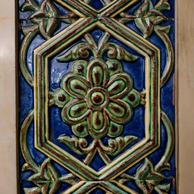 Art Spotting in Busy Tashkent 🎨🕌🚶