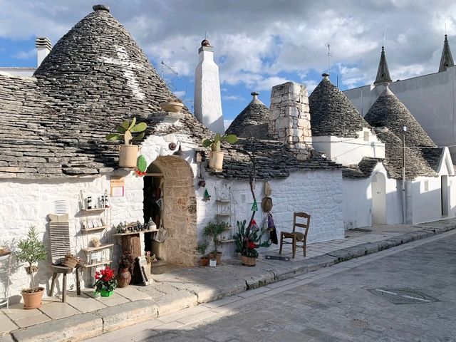 The trulli house place in Italy you cannot miss 🛖🍇