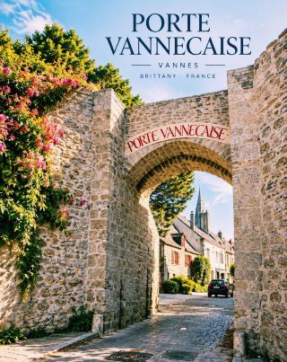 Walk through this gate and straight into medieval Brittany. 🏰