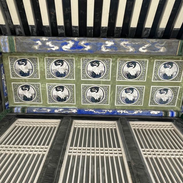 【世界遺産・瀋陽故宮】崇政殿の柱の龍は圧巻です