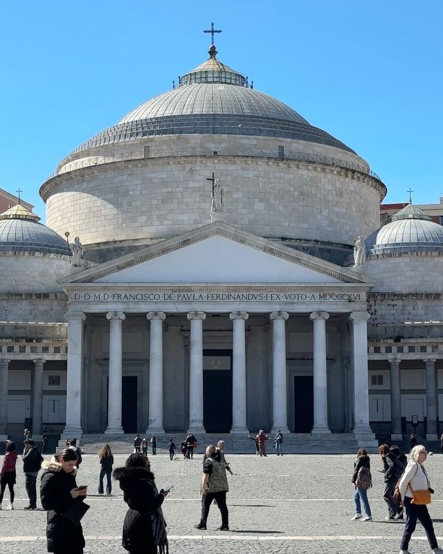 Captivating Moments of Vibrant Beauty in Naples, Italy 💙