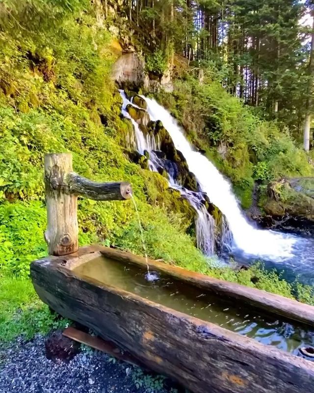 Discover Enchantment: 3 Most Beautiful Wooden Alpen Fountains in Switzerland 🇨🇭👇