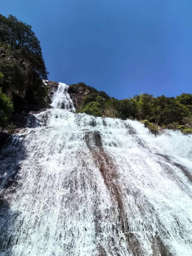 Guangzhou is a waterfall, Baishuizhai Scenic Area