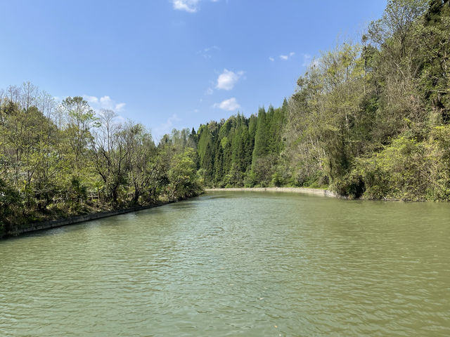 遊安順龍宮，賞自然山水