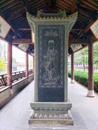 真如鎮，雖陷水泥森林中，唯這方淨土依舊
