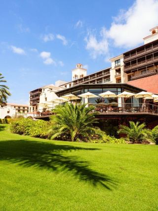 🌴 Canary Island Bliss: Meloneras' Top Resort Pick 🏖️