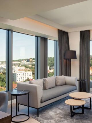 🌟 Cluj-Napoca's Cozy Comfort: Radisson Blu Hotel 🏨✨