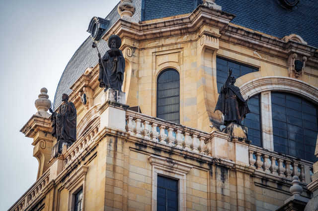The only papally consecrated church in Spain: Madrid's Almudena Cathedral 🇪🇸