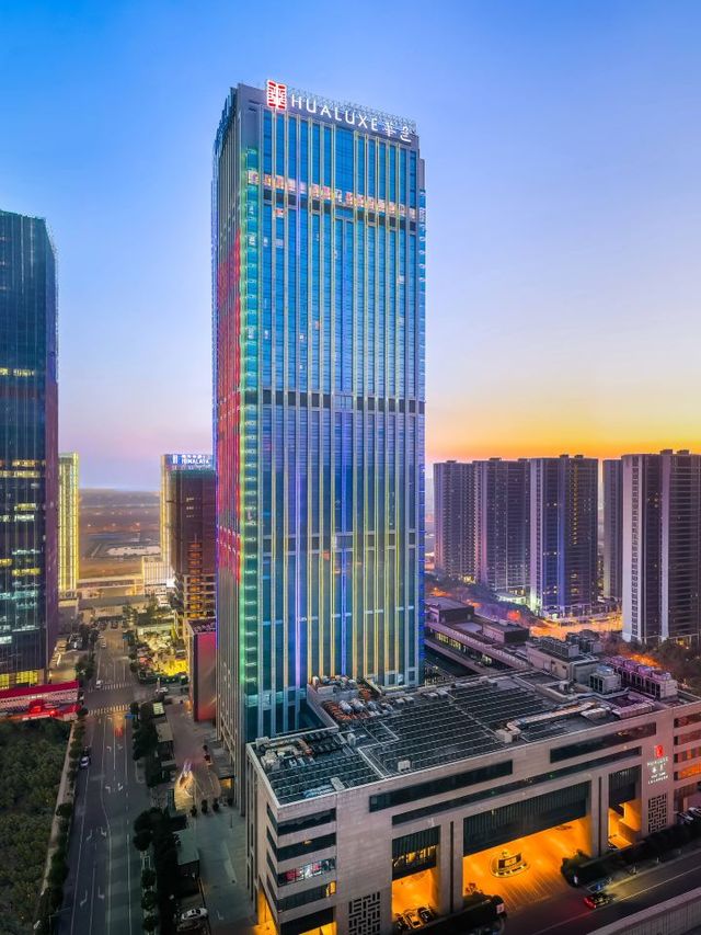 🏨✨ Wuxi's Top Hotel Picks: Luxury & Views 🌊🌆