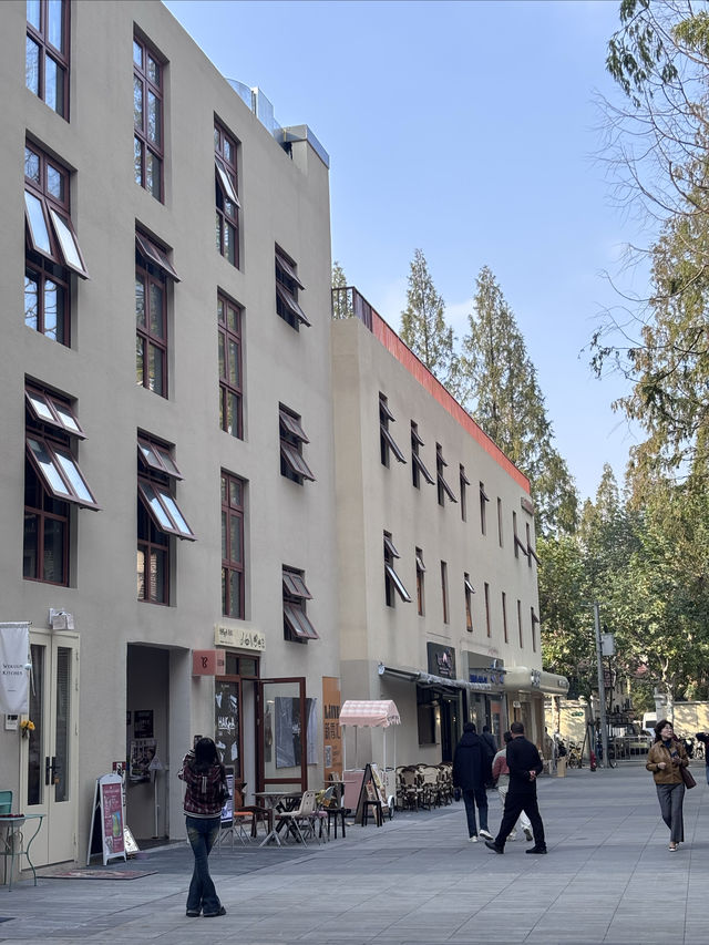 不在歐洲在上海市中心！這個新開的街區好 City→。