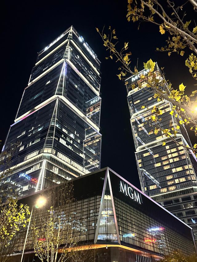 青島隱藏寶藏酒店推薦|||酒店整體設計風格偏時尚現代與華麗精緻，。