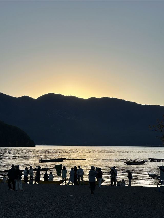 11月的瀘沽湖美如仙境，我想住在這裡不回家了