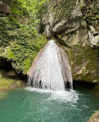 被譽為「楚天小九寨溝」～襄陽香水河風景區