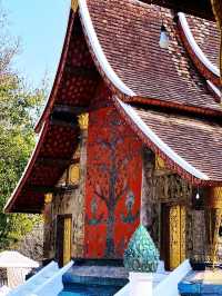 Discover the Beauty of Wat Xieng Thong, Laos' Royal Temple