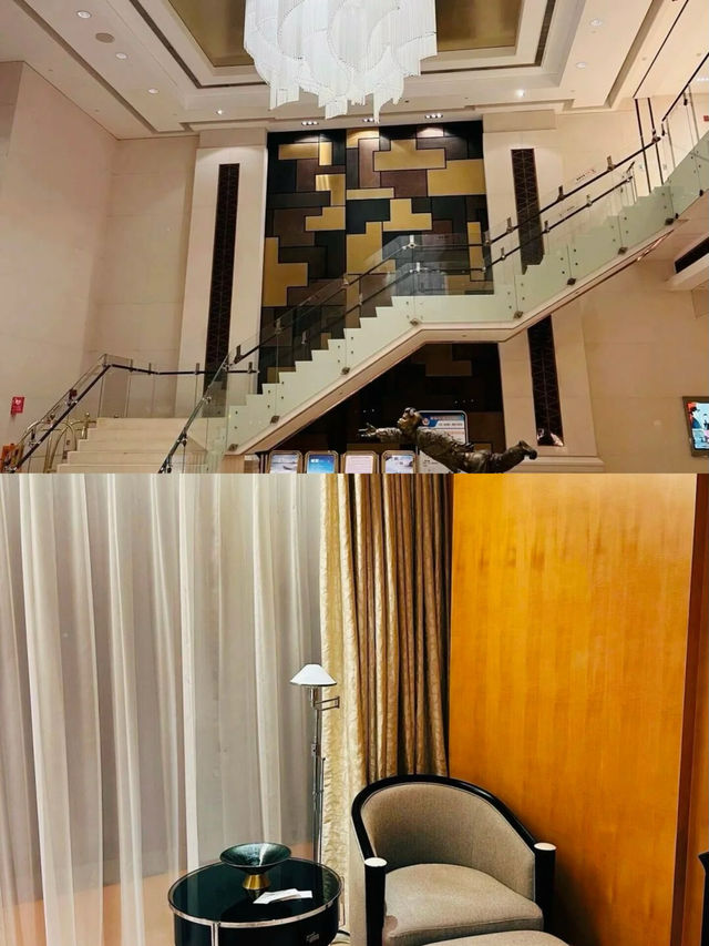 客房面積很大，色調典雅，玄武湖的景色盡收眼底