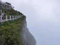 峨眉山｜雲海之上的靈性淨土