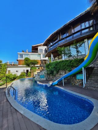 A Healing Utopia Nestled in the Mountains