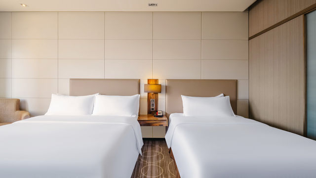 Check In at the All-New Dongfeng Square! Stay at Crowne Plaza to Unlock Kunming’s Hottest Experience