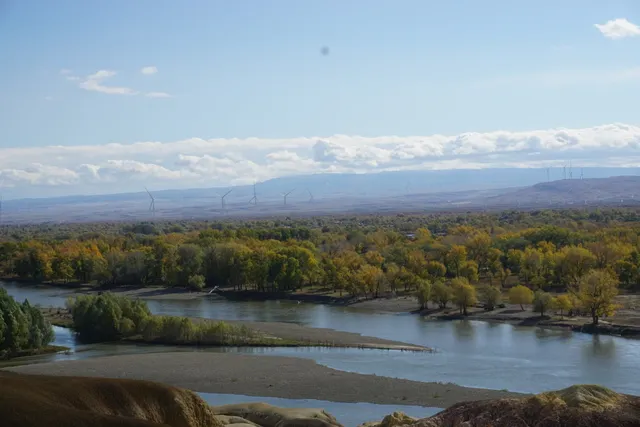 阿勒泰美翻的五彩灘 阿勒泰美翻的五彩灘