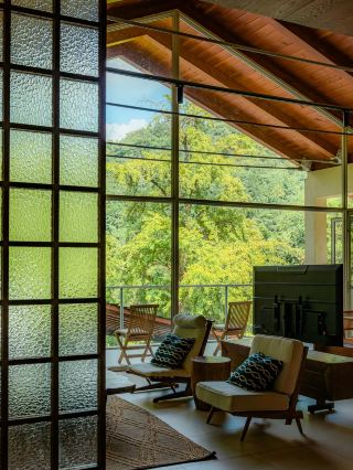 There is also Dalezhiyě near Wuhan, and this is the perfect time to visit