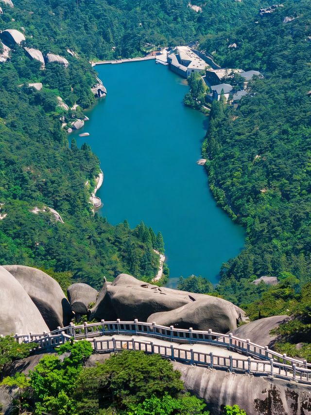不想假期人擠人?直接衝安徽天柱山就對了! 不想假期人擠人?直接衝安徽天柱山就對了!