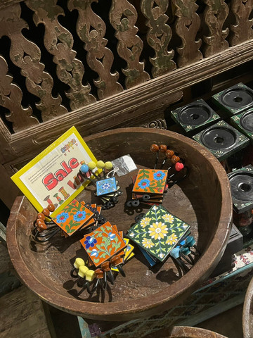時代を超えた魅力が宿る、本物のアンティーク家具。 | Trip.com チェンマイ