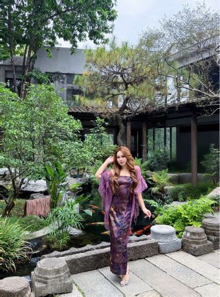 Hidden in Foshan, this private garden-style restaurant is so beautiful you won't want to leave! A perfect weekend ritual is enjoying a good meal with family and friends! I recently discovered this place...