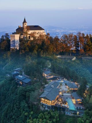Naked Castle in Moganshan: Living My European Aristocratic Mountain Dream