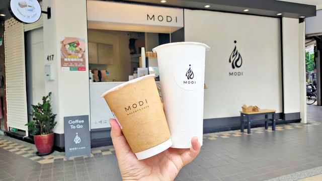 手打肉排口感超過癮，一次來兩片超爽口的雙層厚切牛三明治