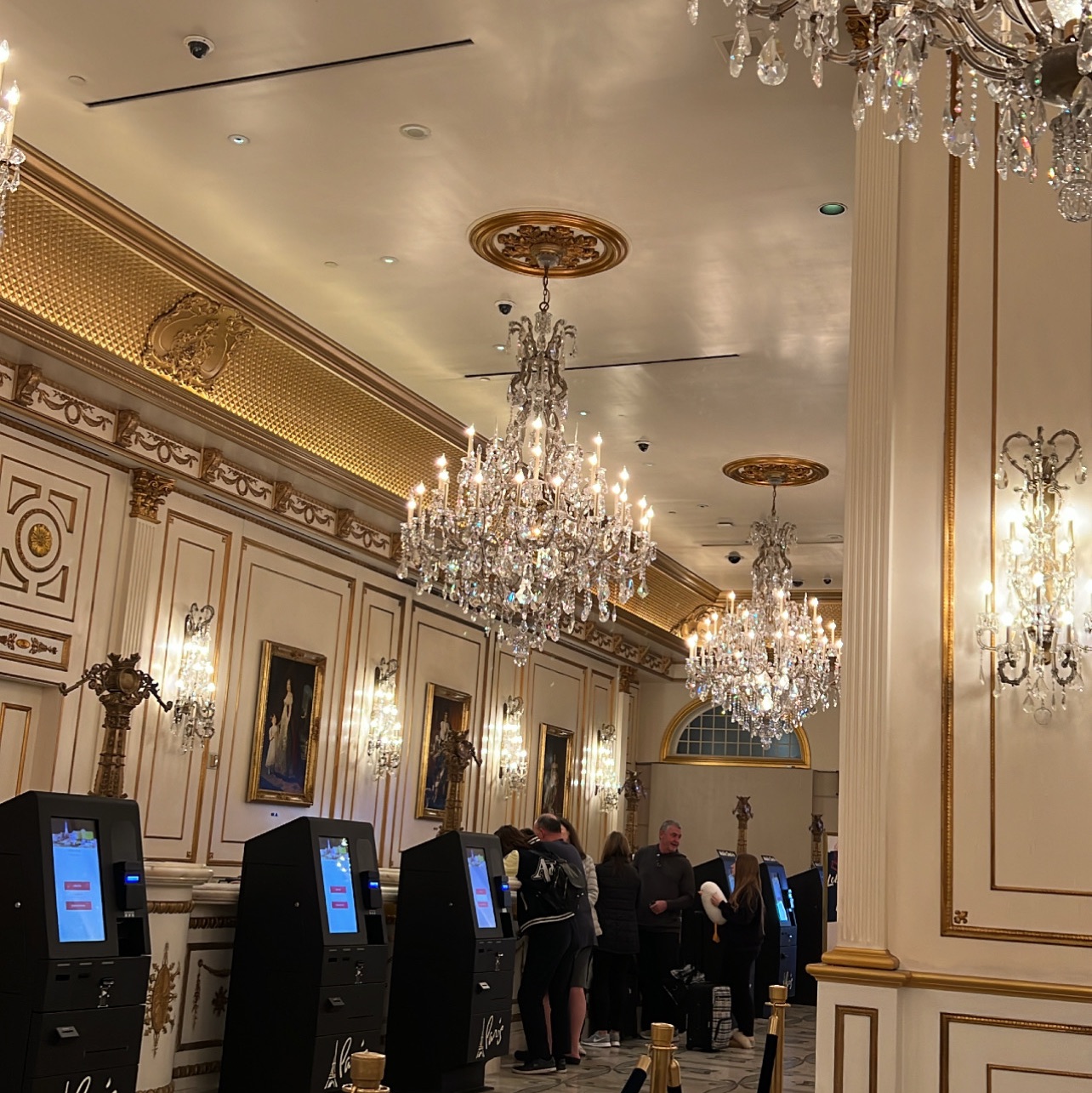 paris hotel las vegas lobby