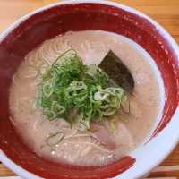 【大阪グルメ】生卵無料でさっぱり味のラーメン東大！