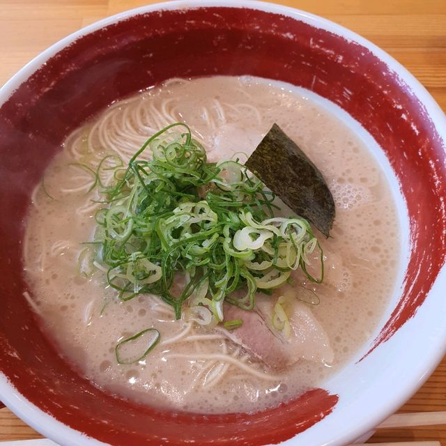 【大阪グルメ】生卵無料でさっぱり味のラーメン東大！