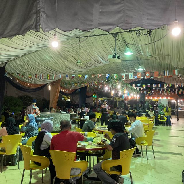 Enjoyable Dinner with Family at Putri Harbour