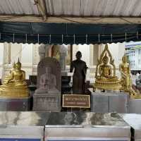 พระทองคำ…วัดไตรมิตร