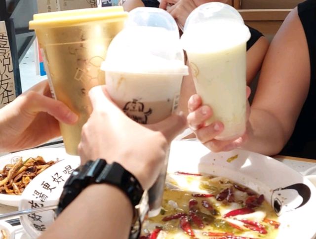 江魚兒酸菜魚專門店：讓味蕾徜徉於美味酸魚湯汁中