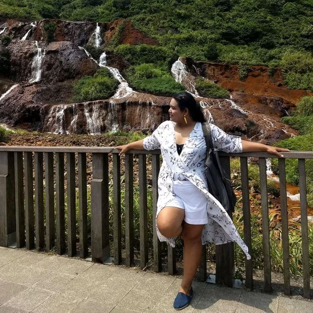 Golden Waterfall หรือ น้ำตกทองคำ