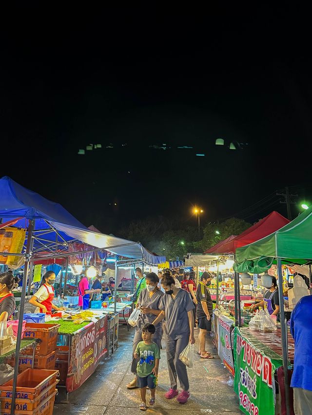 ถนนคนเดินตลาดนัดเซนทริค