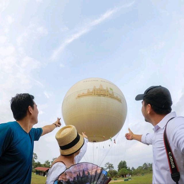 Watch the angkor wat sunrise/sunset in style 