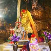 ศาลเจ้าพ่อเขาใหญ่ เกาะสีชัง ชลบุรี