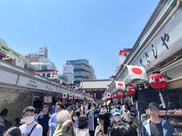 東京|淺草寺,必拍雷門 (風雷神門),還有好多美食小攤販可以享用 東京|淺草寺,必拍雷門 (風雷神門),還有好多美食小攤販可以享用