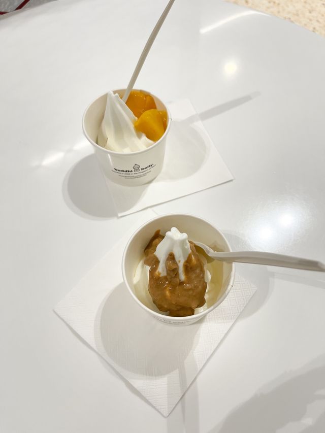 คาเฟ่ไอศกรีมโยเกิร์ต🍦