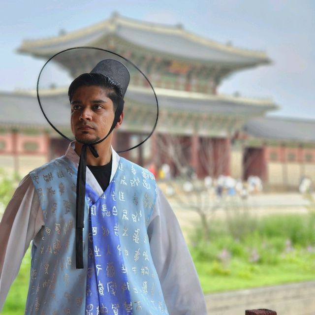 'Oppa' at Gyeongbokgung Palace, Seoul 🇰🇷