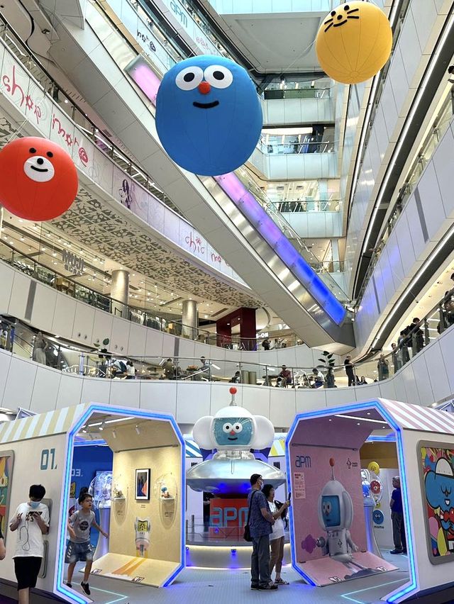 夏日潮玩-13呎外星萌物坐巨型飛船登陸APM