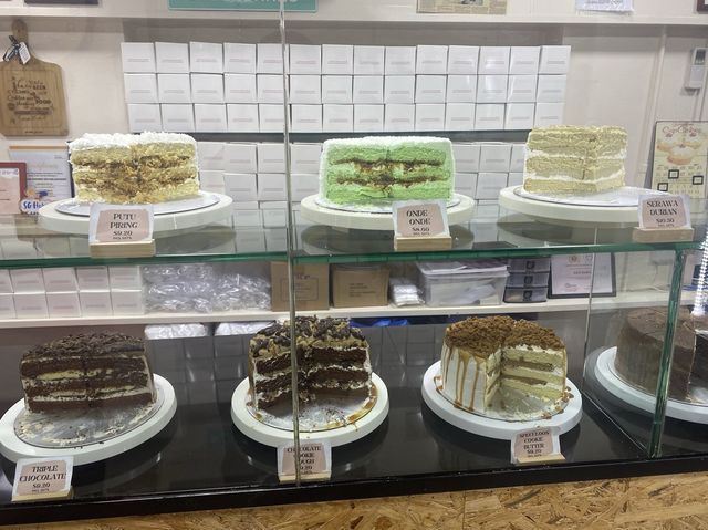 Julie Bakes - Fusion Cakes
